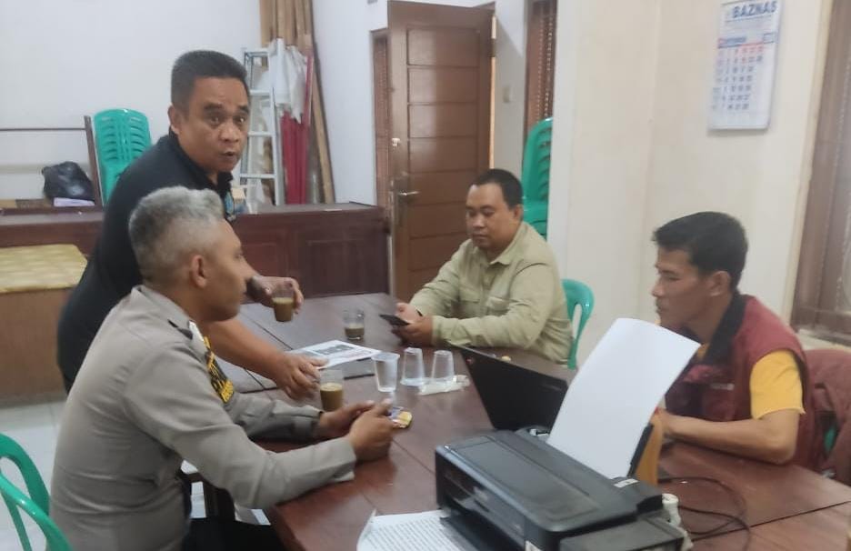 Datang ke Tokoh Pemuda Baregbeg, Anggota Polsek Ciamis Koorkom Kamtibmas Jelang Pilkada 2024
