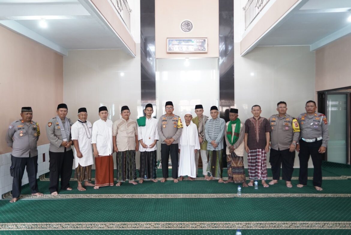 Jumat Keliling Kapolres Tasik Kota, Silaturahmi Kamtibmas di Masjid Asysyi’aru Panyingkiran