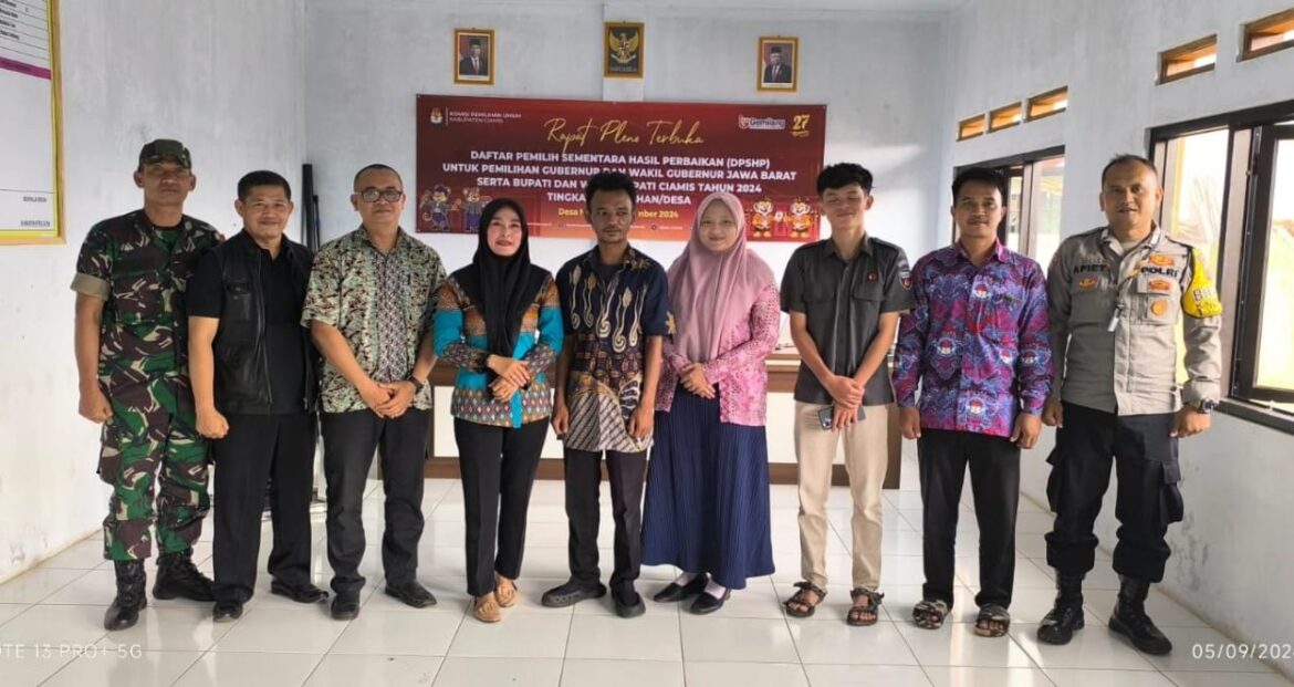 Polsek Cikoneng Polres Ciamis Bersiaga Amankan Proses Pleno DPSHP Pilkada 2024 di Desa Nasol