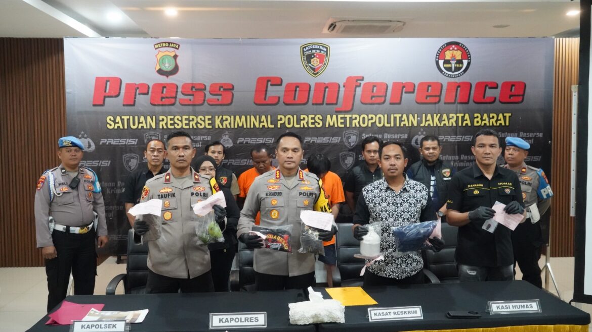 Minta Uang di Bawah Pengaruh Alkohol, Dua Orang Ditetapkan Tersangka Atas Kasus Pengeroyokan Pedagang buah di kembangan