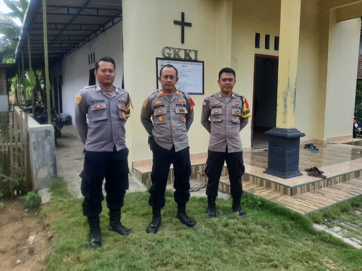Berikan Rasa Nyaman, Polsek Lakbok Polres Ciamis Siagakan Personel PAM di Ibadah Minggu GKKI Lakbok