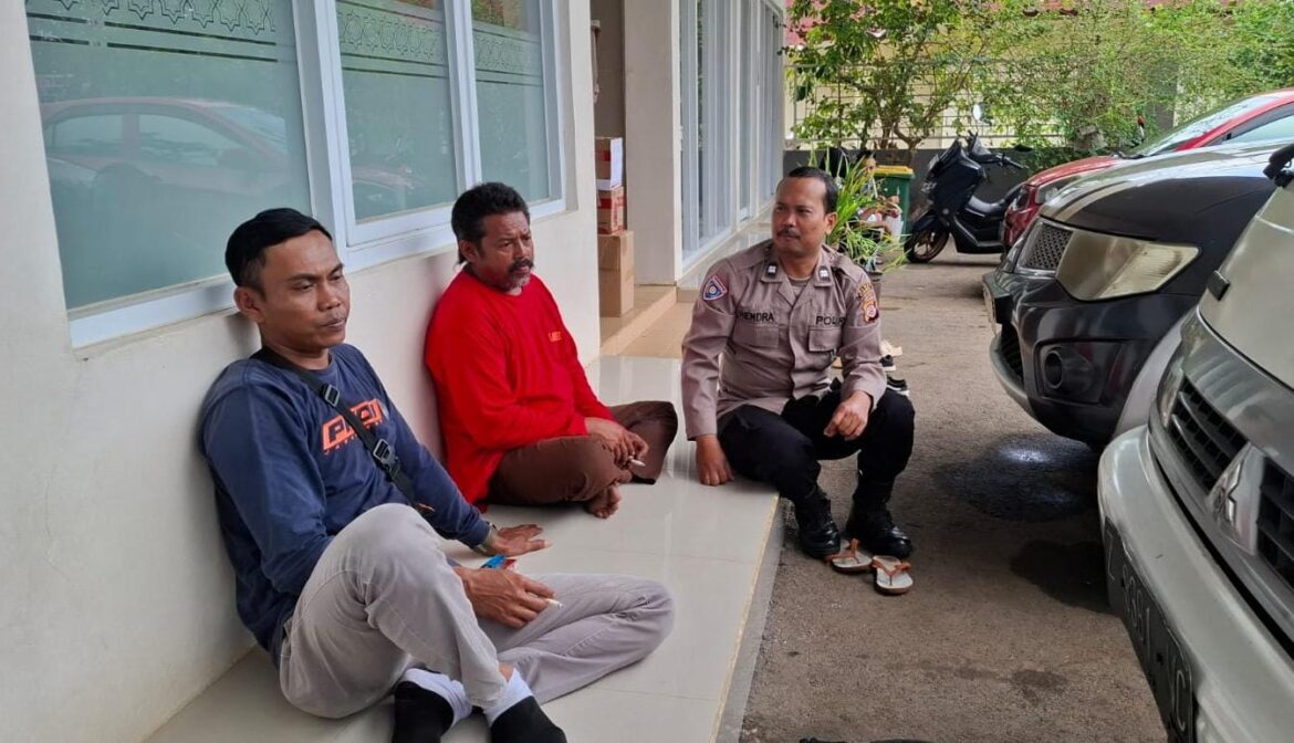 Datangi Tokoh Karangtinggal, Anggota Polsek Cimaragas Koorkom Kamtibmas Jelang Pilkada Serentak