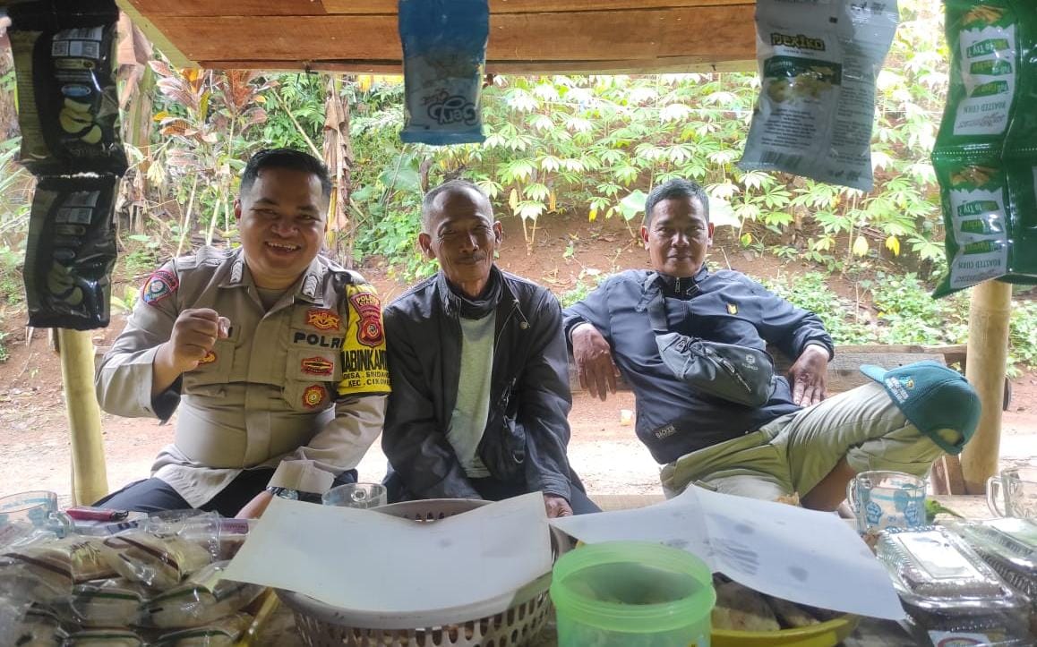 Ops Mantap Praja, Polsek Cikoneng Polres Ciamis Patroli Dialogis Koorkom ke Warga Sindangsari
