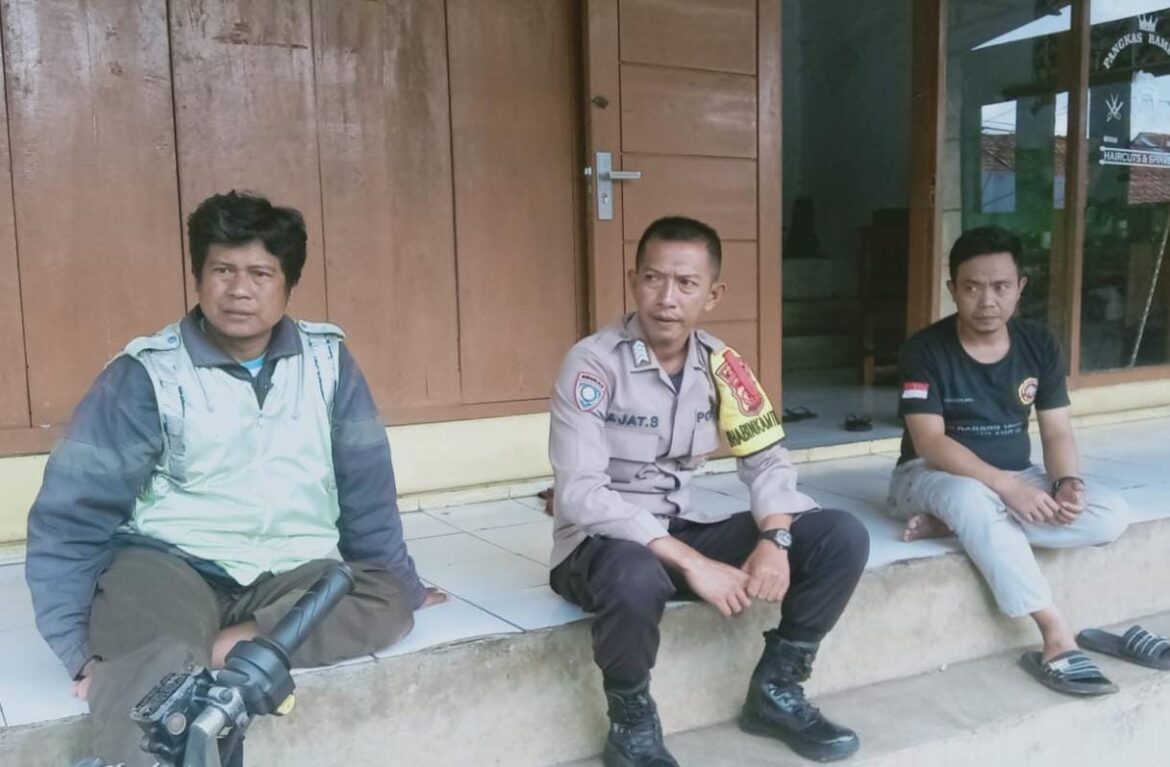 Ops Mantap Praja, Polsek Kawali Polres Ciamis Koorkom di Margamulya Beri Imbauan Kamtibmas