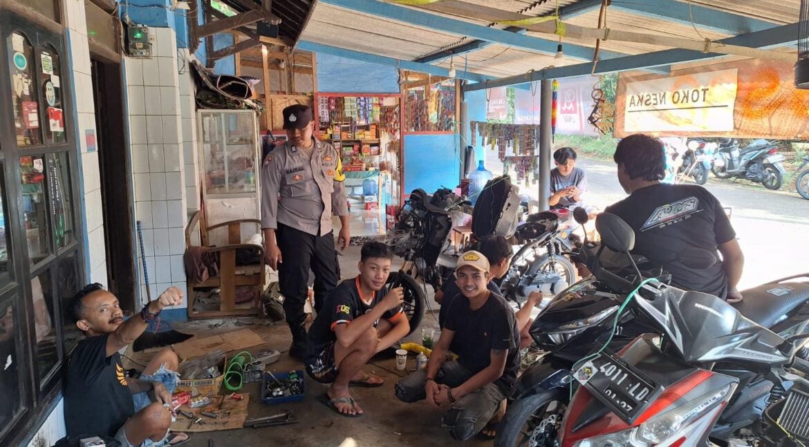 Perkuat Sinergitas, Polsek Sukadana Polres Ciamis Koorkom Bersama Remaja di Desa Salakaria