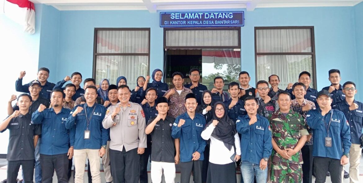 Polsek Pamarican Polres Ciamis Monitoring Pleno DPSHP Pilkada 2024 Tingkat Kecamatan
