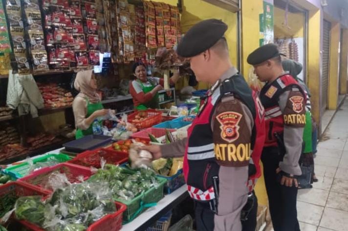 Satuan Samapta Patroli ke Toserba Yogya Ciamis Cegah Kecurahan Penimbunan Bahan Pokok