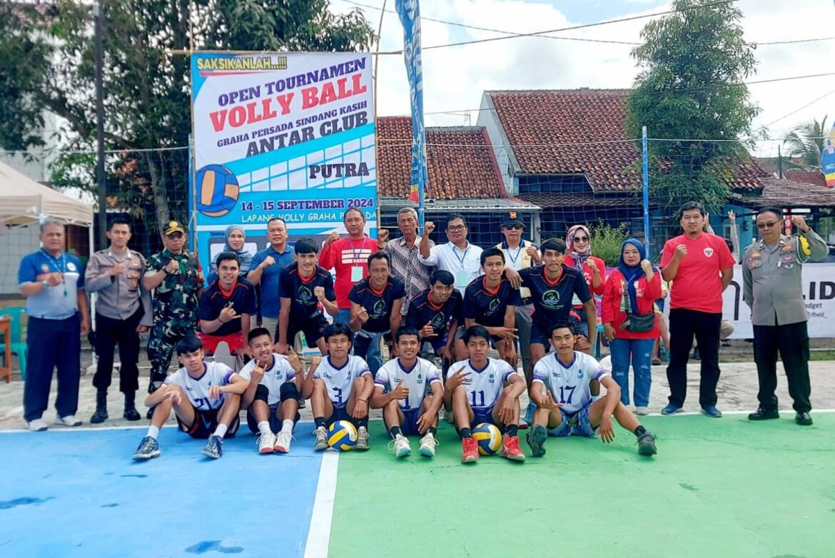 Polsek Cikoneng Polres Ciamis Datang dan Saksikan Pembukaan Turnamen Bola Voli Antar Club