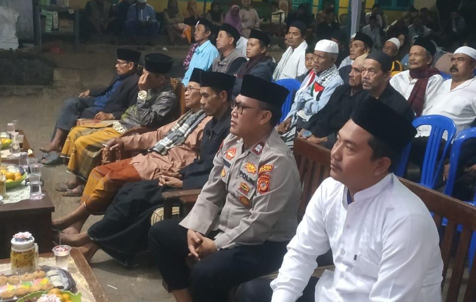 Polsek Cipaku Polres Ciamis Ikuti Pengajian Peringatan Maulid Nabi Muhammad SAW di Munjul
