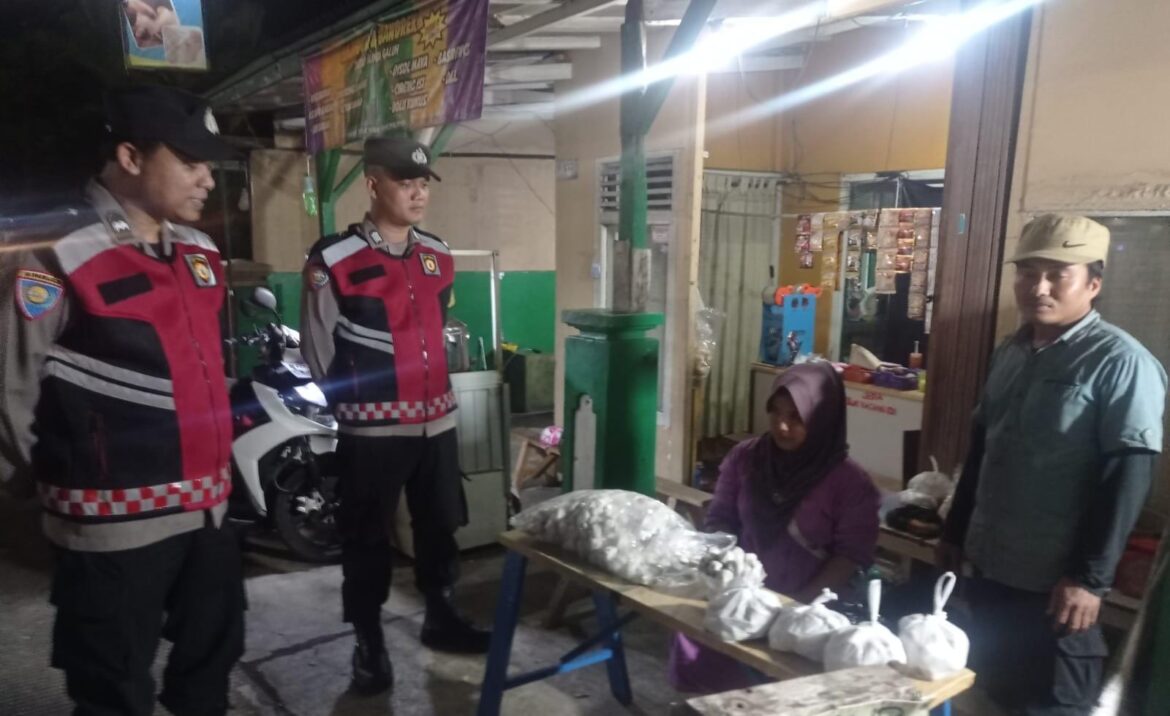 Humanis, Polsek Cipaku Polres Ciamis Patroli Dialogis ke Pemukiman Warga