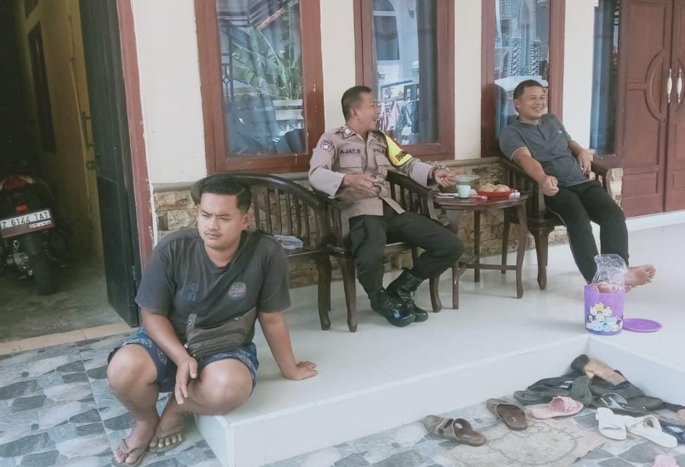 Ops Mantap Praja, Polsek Kawali Polres Ciamis Koorkom di Cipendeuy Beri Imbauan Kamtibmas