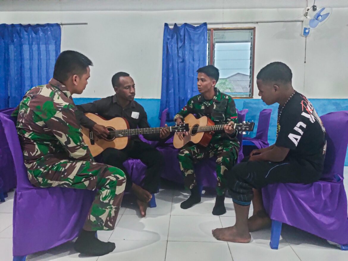 Komsos Habema Bangkitkan Pemuda Kenyam Latihan Musik