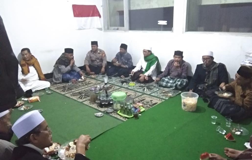 Perkuat Sinergitas, Polsek Panjalu Polres Ciamis Koorkom ke Tokoh Agama di Desa Panjalu