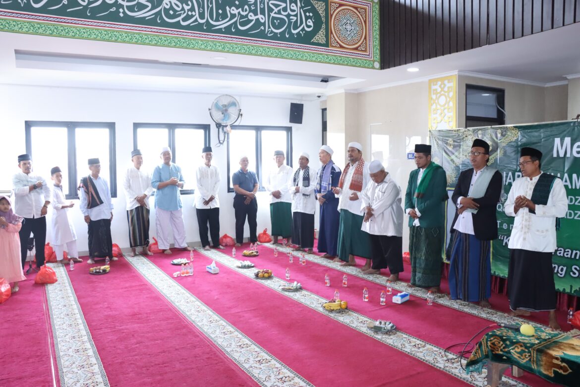 Keluarga Besar Rusun Promoter Polres Metro Jakarta Barat dan Warga Sekitar Gelar Peringatan Maulid Nabi dengan Penuh Hikmah
