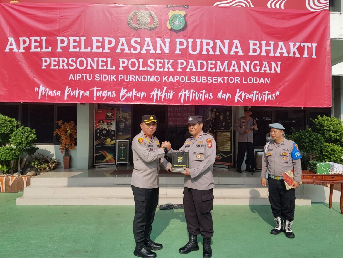 Kapolsek Pademangan Lepas Anggotanya yang Purna Tugas