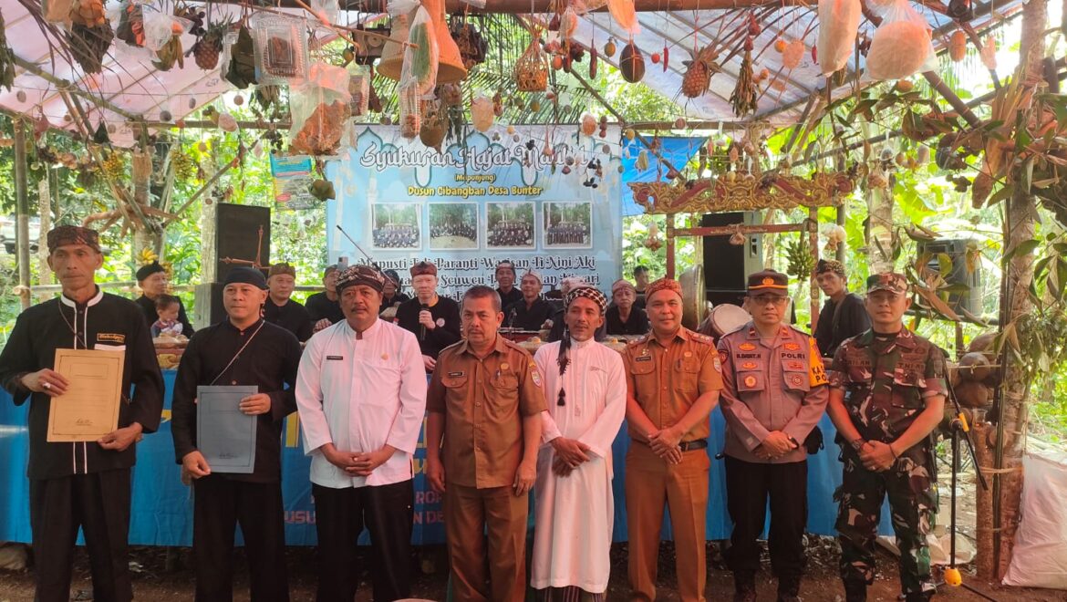 Syukuran Hajat Maulid (Mupunjung) di Situs Pecat Dudukuy Desa Bunter, Sukadana