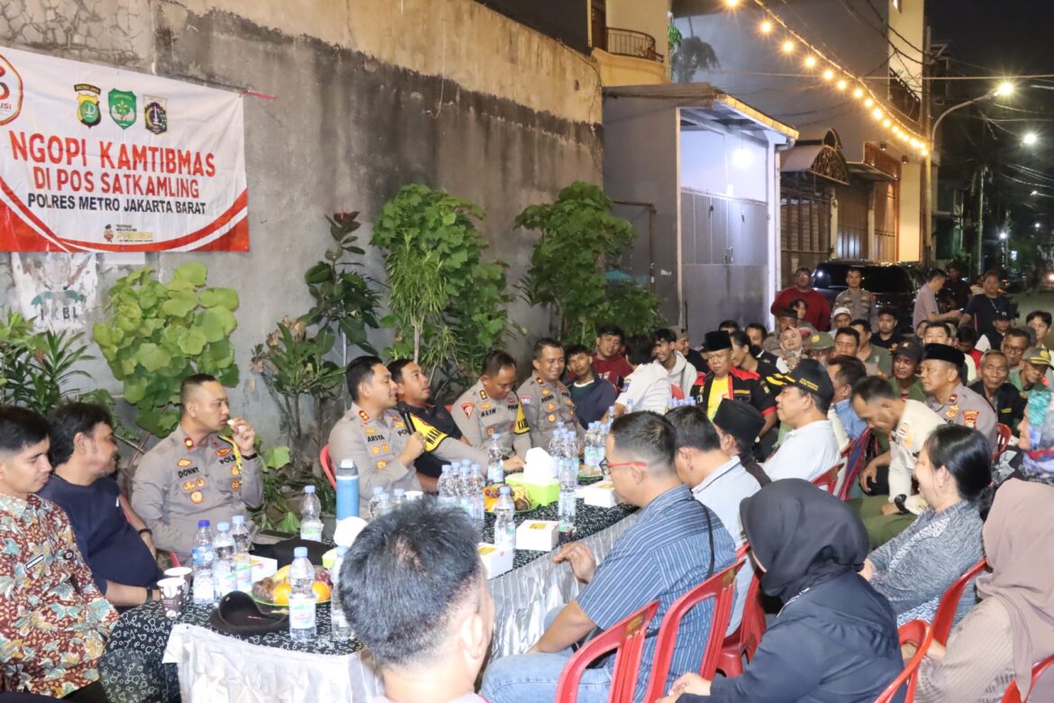 Ngopi Kamtibmas di Tambora: Polres Metro Jakarta Barat Dengar Aspirasi Warga Rw 08 Duri Utara