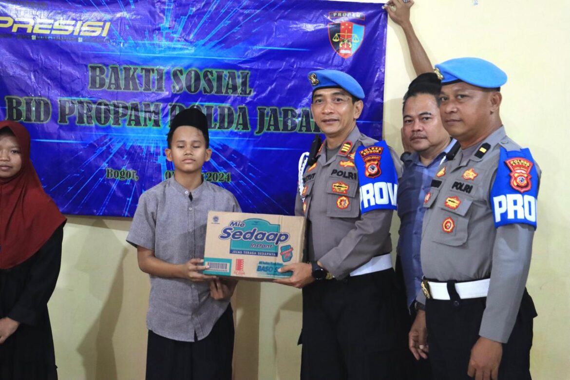 Giat Cooling System Sie Propam Polres Bogor Bakti Sosial di Yayasan Yatim Piatu Arsyada