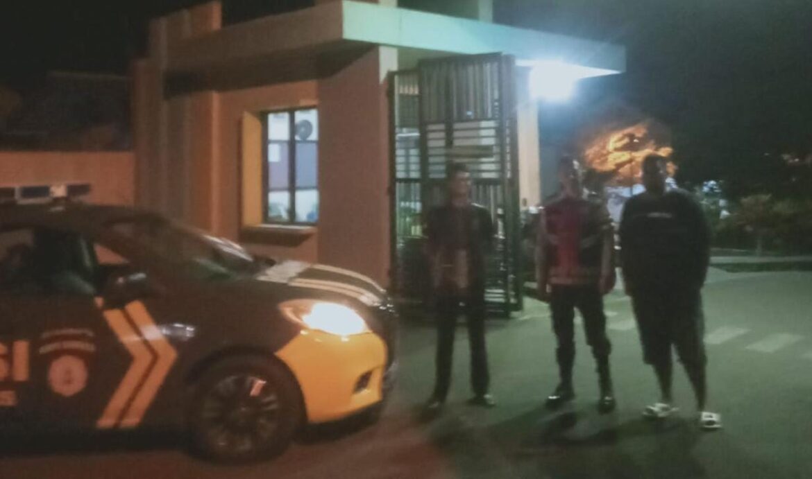 Berikan Rasa Aman, Personel Polsek Kawali Polres Ciamis Patroli Dialogis di Malam Hari