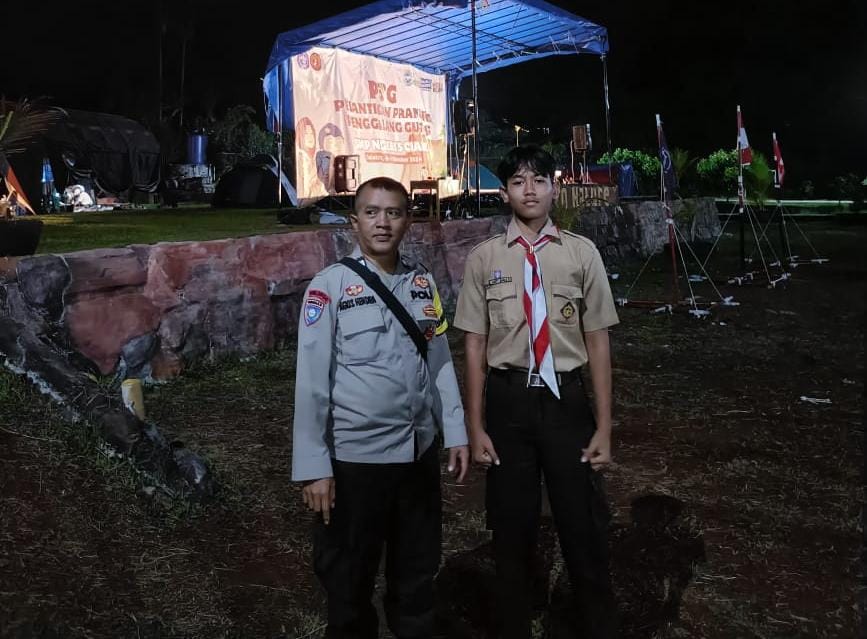 Polsek Cipaku Polres Ciamis Monitoring Pelantikan Pramuka Penggalang Gugus SMPN 5 Ciamis