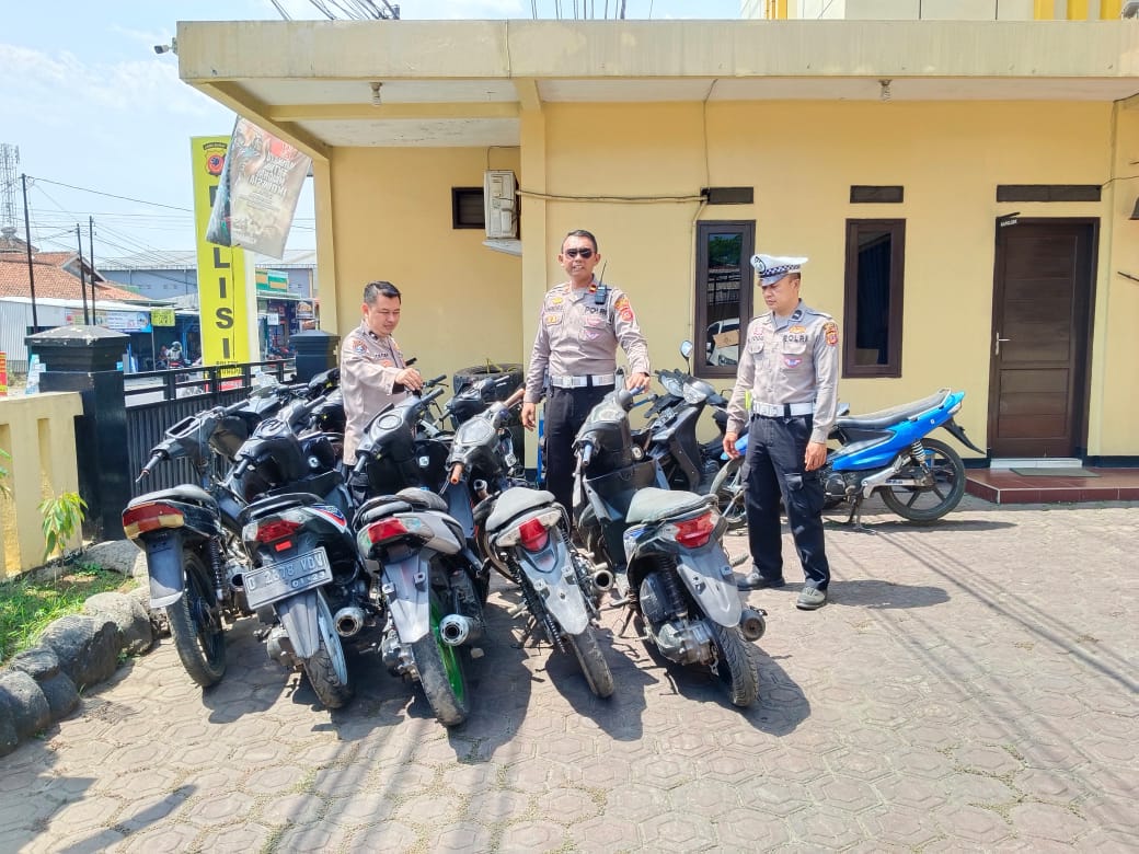 Polsek Pameungpeuk Polresta Bandung Amankan 9 Unit Motor Berkenalpot Brong