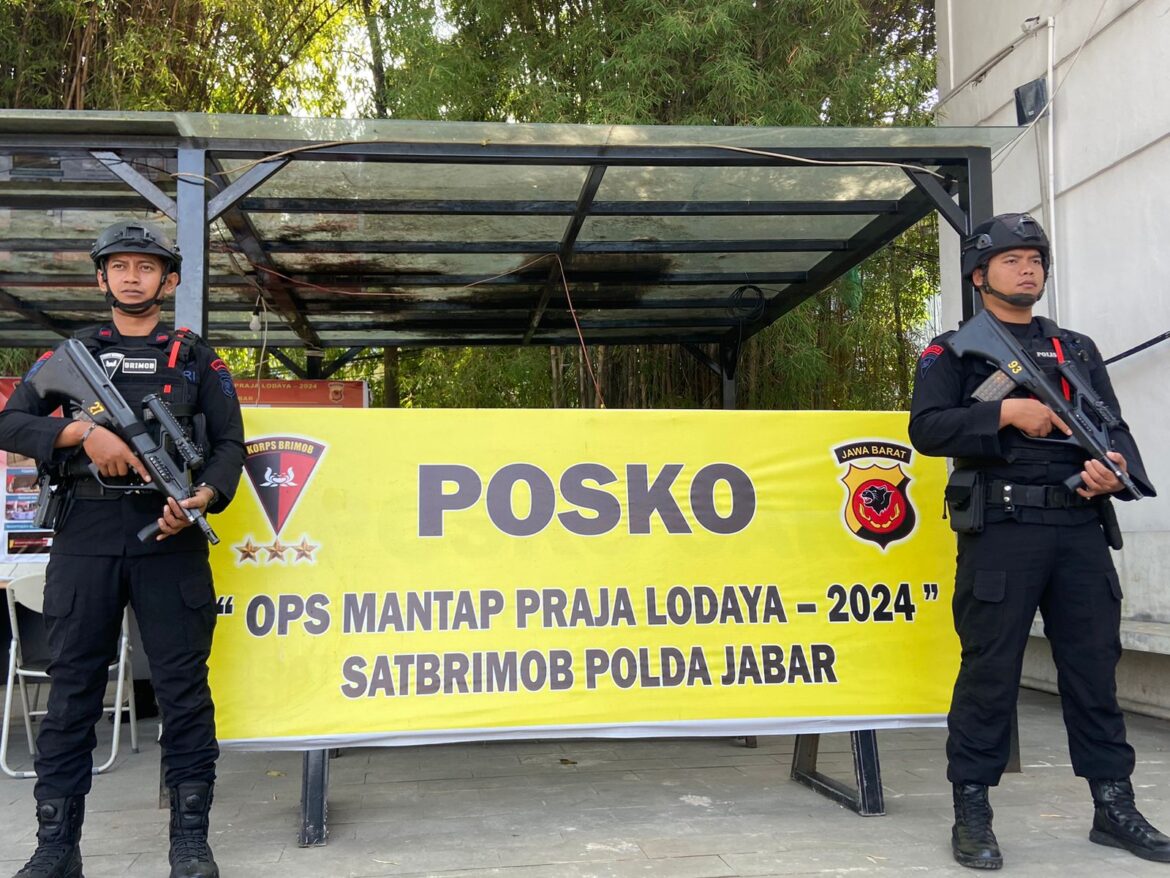 Tahapan Kampanye: Sat Brimob Polda Jabar Lakukan Pengamanan Kantor KPU dan Bawaslu Provinsi Jabar