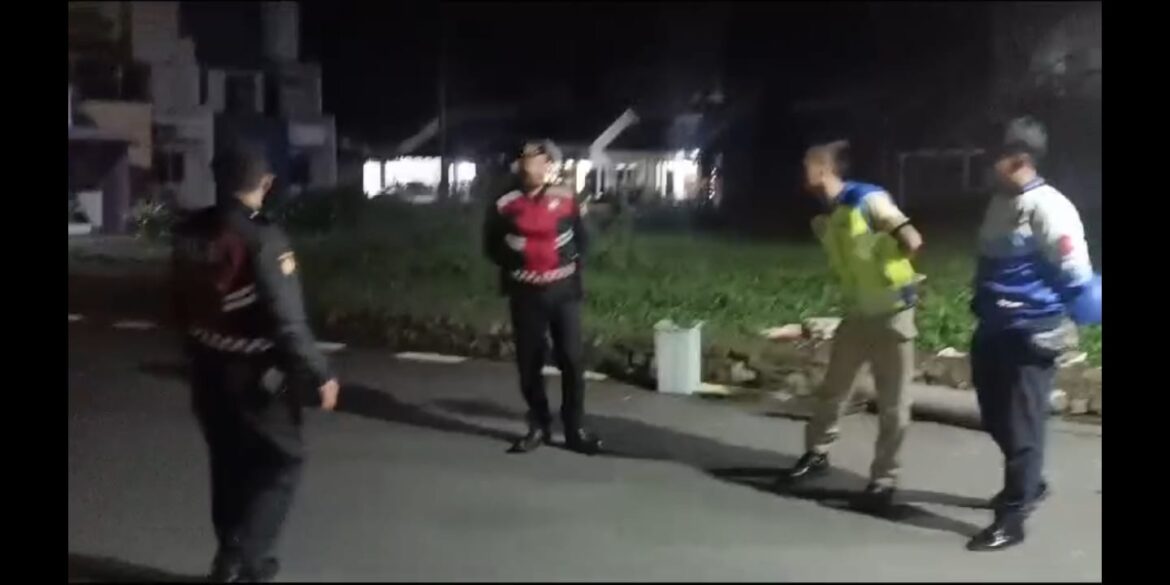 Humanis, Personel Samapta Polres Ciamis Patroli Perum Garden City Beri Imbauan Kamtibmas