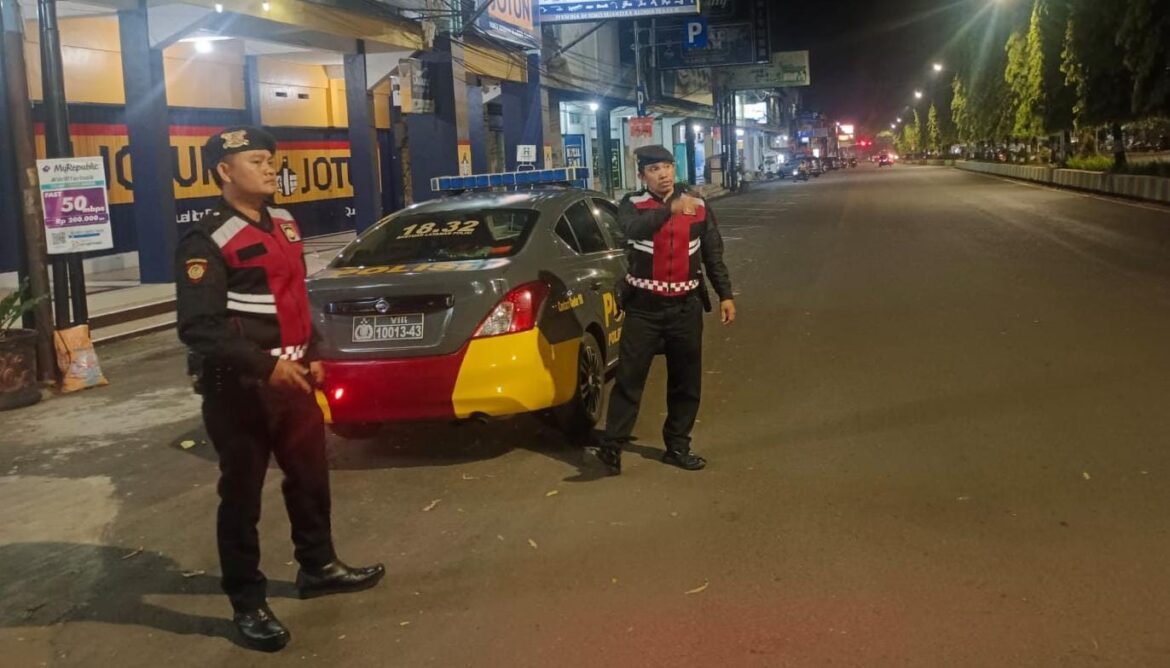 Antisipasi Tindak Kriminalitas dan Kejahatan Jalanan, Polres Ciamis Patroli di Ruko Pasar Manis