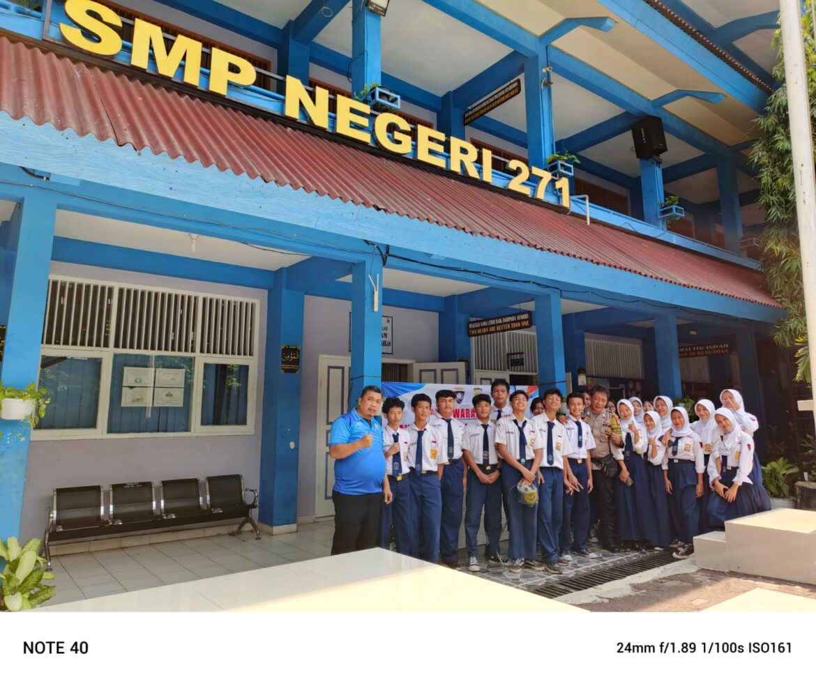 Beri Penyuluhan di SMPN 271: Polsek Kebon Jeruk Sampaikan Pesan, Bersama Hindari Tawuran dan Bullying