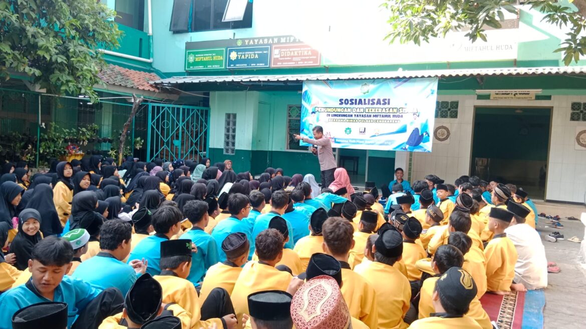 Polsek Cengkareng Sosialisasikan Pentingnya Toleransi dan Bahaya Tawuran di Miftahul Huda