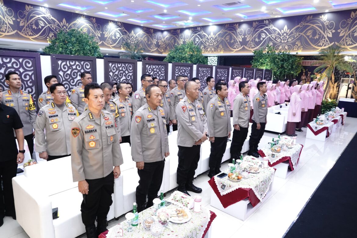 Kapolda Jabar Hadiri Acara Puncak Peringatan Syukuran Hari Kesatuan Gerak Bhayangkari ke-72 Tahun 2024