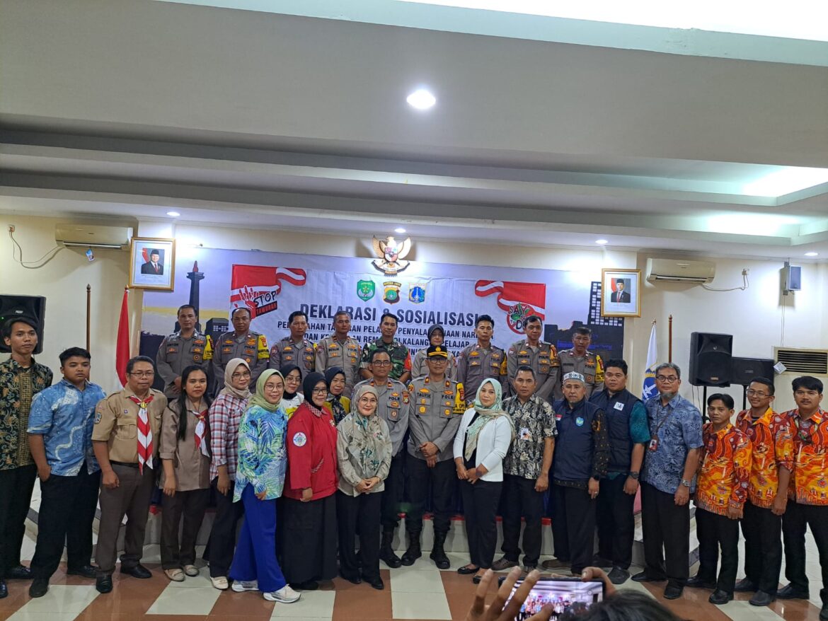 Polsek Kembangan Bersama 3 Pilar, Ajak Pelajar Jauhi Tawuran, Narkoba dan Kenakalan Remaja Melalui Deklarasi Bersama