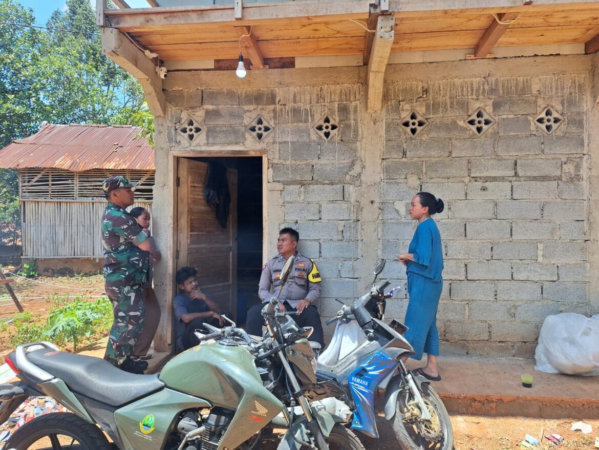 Soliditas TNI-Polri Hadapi Pilkada 2024, Polsek Sukadana dan Koramil Rajadesa Cooling System ke Warga