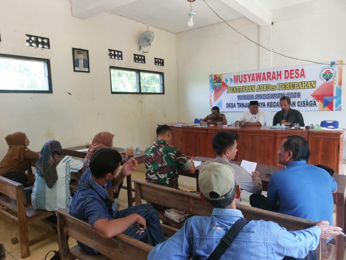 Polsek Cisaga Datang Sampaikan Himbauan Kamtibmas Saat Musdes Tanjungjaya Perubahan 2024