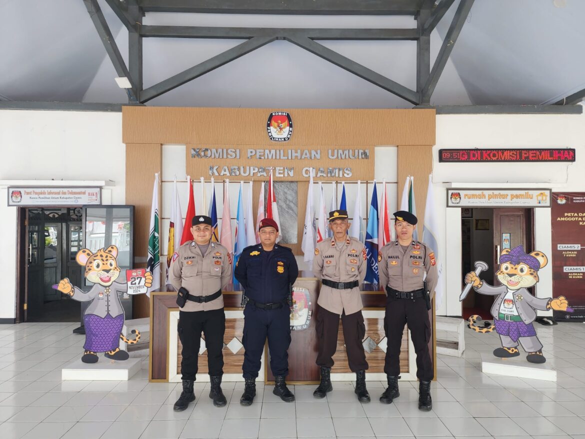 Ops Mantap Praja, Polres Ciamis Siagakan Personel PAM di Kantor KPU Kabupaten Ciamis