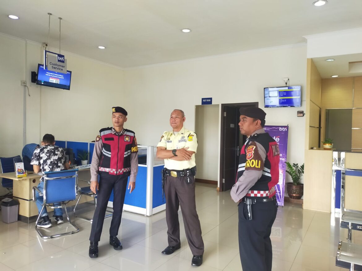 Sat Samapta Polres Ciamis Koorkom Bersama Satpam Perbankan Antisipasi Bahaya Kamtibmas