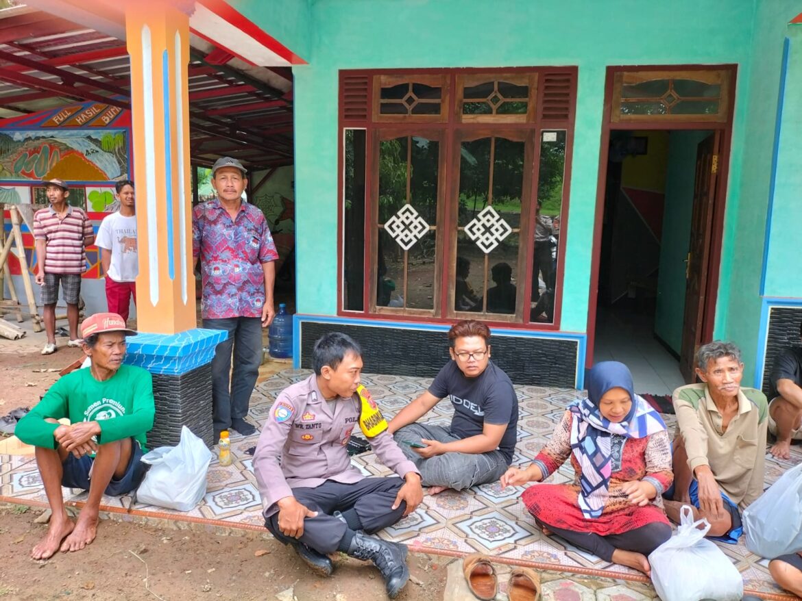 Perkuat Sinergitas, Polsek Lakbok Polres Ciamis Koorkom ke Masyarakat Neglasari Kutawaringin