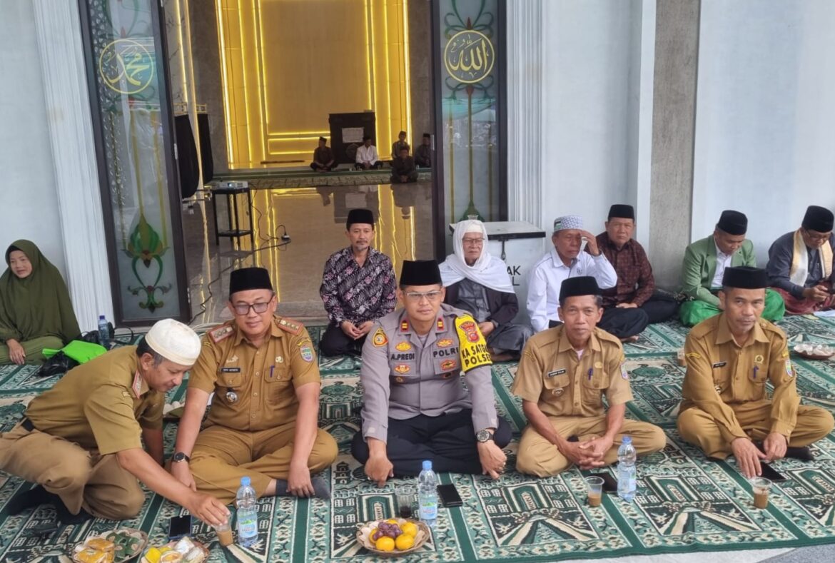 Hadiri Pengajian Bulanan, Kapolsek Cihaurbeti Polres Ciamis Sampaikan Harkamtibmas Jelang Pilkada 2024