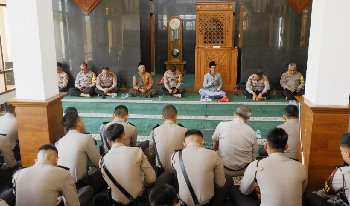 Jaga Kesehatan Mental, Anggota Polres Ciamis Ikuti Bimbingan Rohani