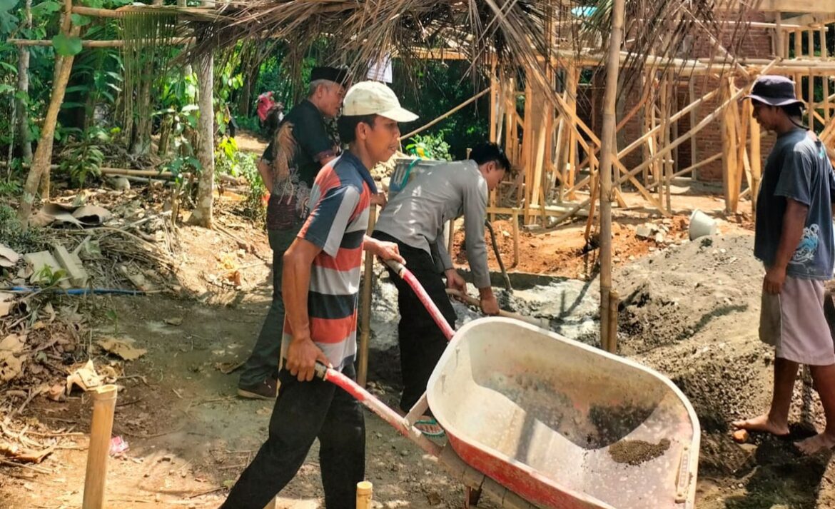 Perkuat Sinergitas, Polsek Lakbok Polres Ciamis Koorkom ke Masyarakat Neglasari Kutawaringin