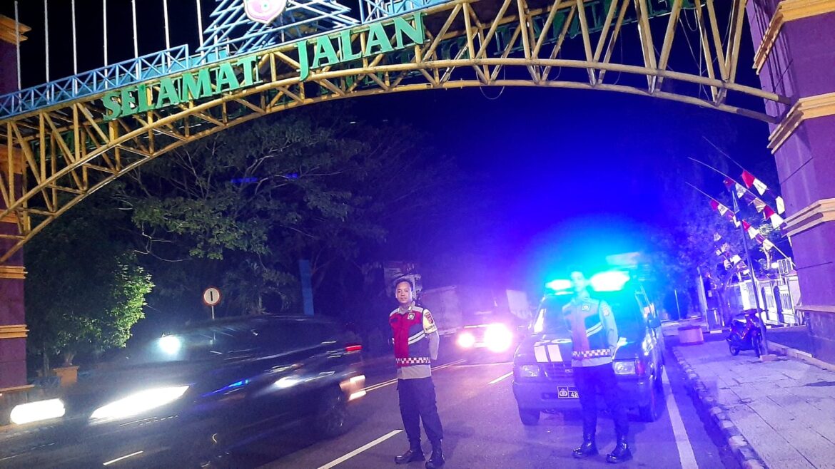 Berikan Rasa Aman di Malam Hari, Polsek Cijeungjing Polres Ciamis Intens Patroli Biru