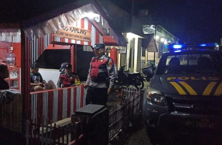 Antisipasi Gangguan Kamtibmas, Polsek Rancah Polres Ciamis Patroli Kamtibmas di Malam Hari