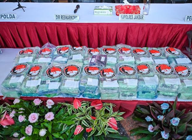 Bongkar Jaringan Narkoba Internasional, Polres Jakbar Sita 90 Kg Sabu dan Amankan Pengendali Besar