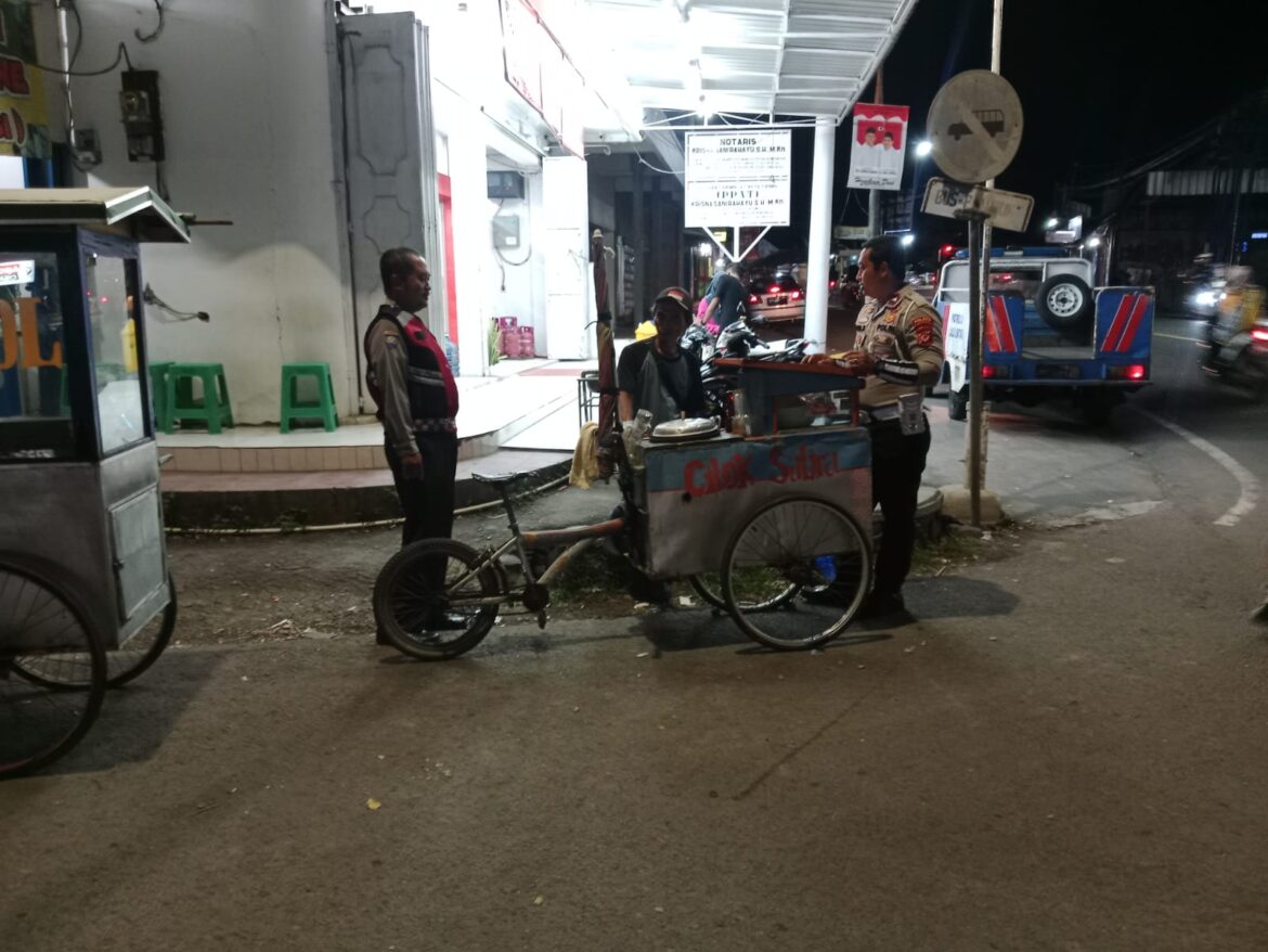 Pilkada Damai, Polsek Banjarsari Polres Ciamis Patroli Biru di Masyarakat Pasca Pencoblosan