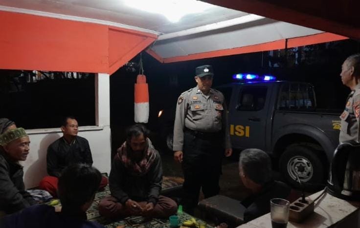 Antisipasi Gangguan Kamtibmas, Polsek Rancah Polres Ciamis Patroli Kamtibmas di Malam Hari