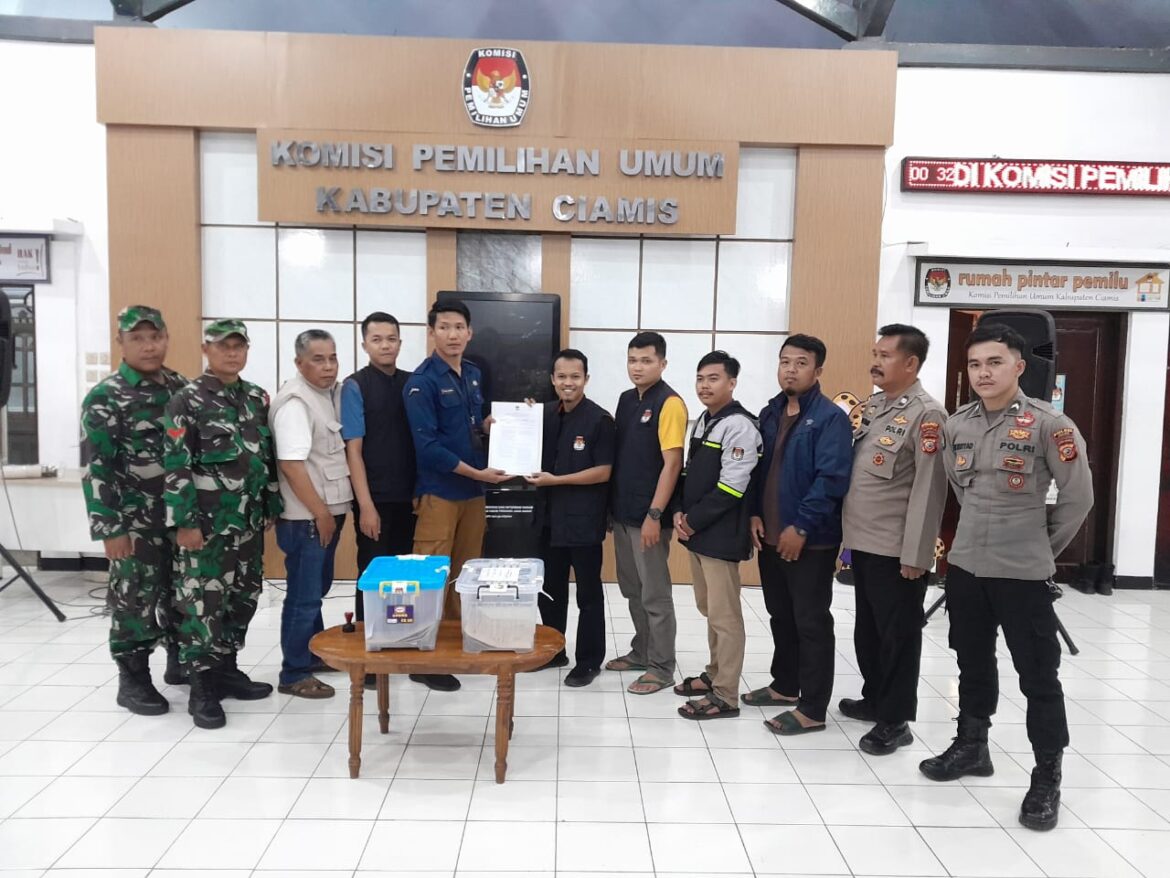 Polres Ciamis Pengamanan Pergeseran Logistik Pasca Pleno Tingkat PPK Pamarican ke KPU Ciamis