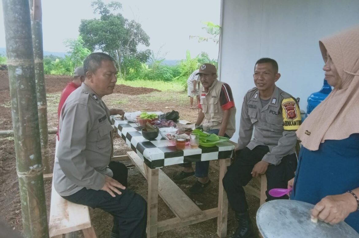 Perkuat Sinergitas, Polsek Cikoneng Datangi Satpam PT. Nusa Niaga Abadi Beri Imbauan Kamtibmas