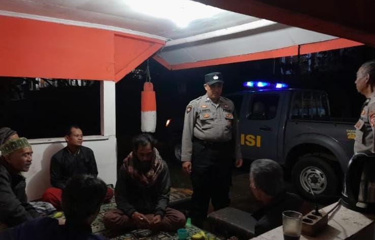 Antisipasi Gangguan Kamtibmas, Polsek Rancah Polres Ciamis Patroli Kamtibmas di Malam Hari