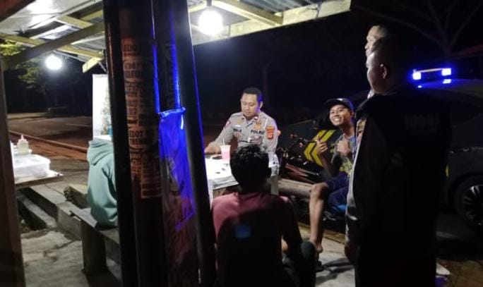 Jaga Harkamtibmas Polsek Banjarsari Polres Ciamis Patroli Biru di Masyarakat Pasca Pilkada