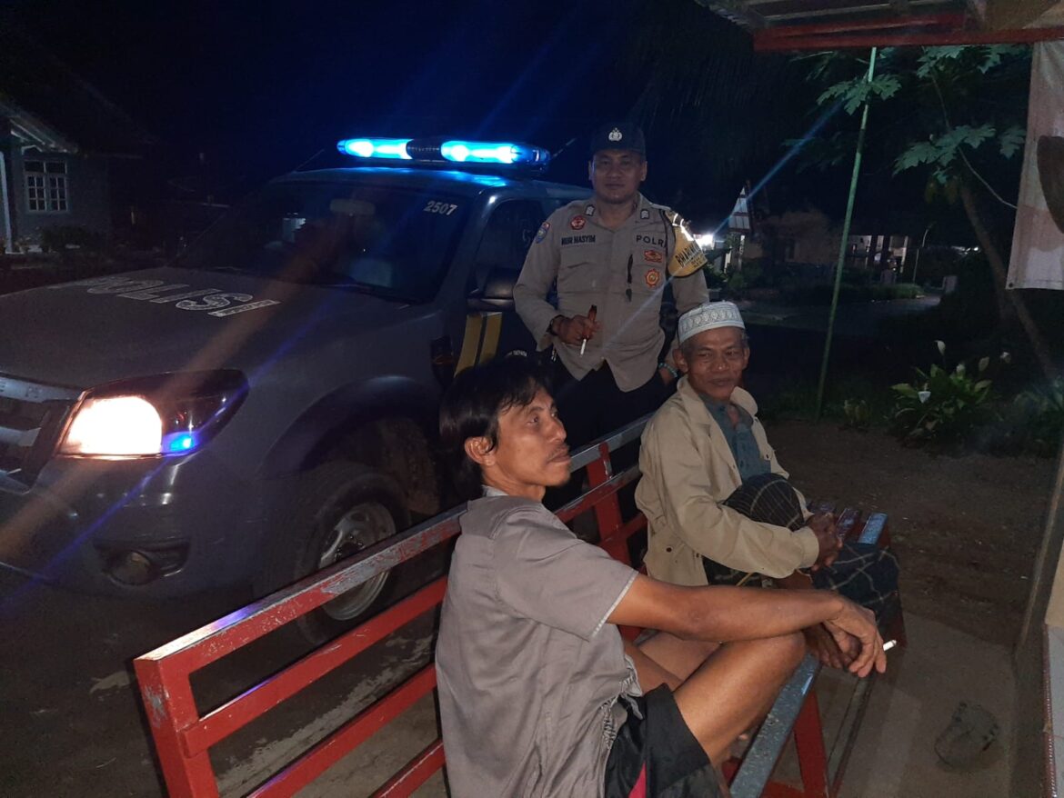 Berikan Rasa Nyaman, Polsek Cimaragas Patroli Biru Antisipasi Gangguan Kamtibmas Saat Malam